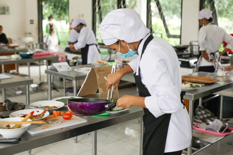 Essential Cooking Tools for Students and Beginners